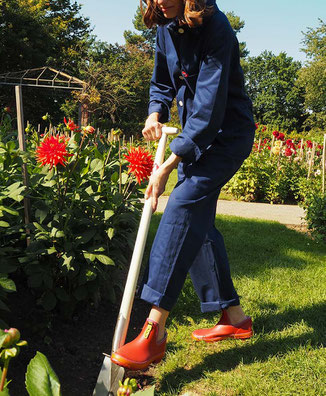 Die schönste Arbeitskleidung für Frauen nicht nur für den Garten bei www.the-golden-rabbit.de