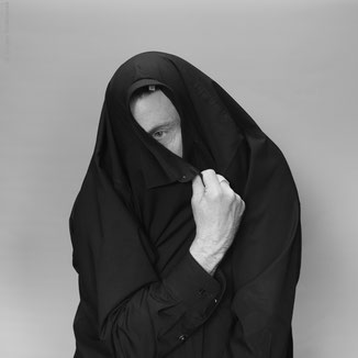 Jürgen Sobkowiak, Nicht öffnen!, Abstrakt