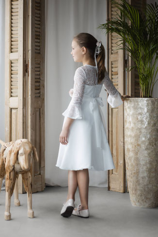 Monny_Kommunionkleid_Spitzenrücken_kurz_Z-26-17