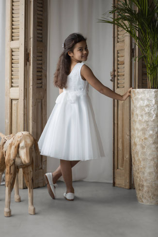 Monny_kurzes_Kommunionkleid_schlicht_Z26-29