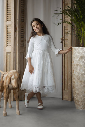 Monny_Kommunionkleid_Spitze_dreiviertel_Länge_Bolero_Z26-16