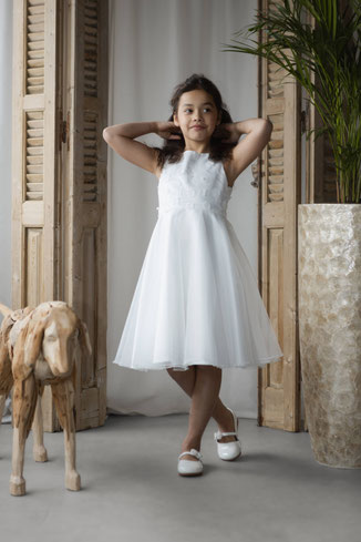 Monny_kurzes_Kommunionkleid_schlicht_Z26-29