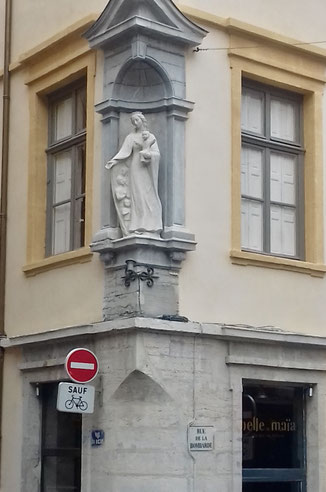 Angle de la rue du Boeuf et de la rue  de la Bombarde (octobre 2020)