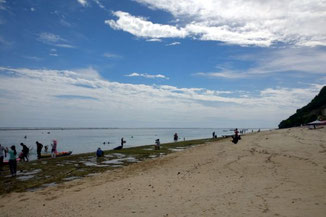 Der Pandawa Beach bei Ebbe