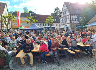 Heimatabend auf dem Kirchplatz