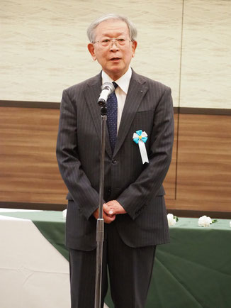 遺族代表挨拶をする岡田光司様