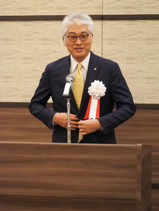 主催者挨拶を述べる安藤実行委員長
