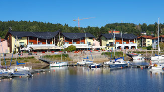 Natürlich gibt es in Lipno auch einen Hafen...