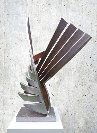hitschold-gabriel-skulptur-stahl-metall-abstrakt-raumlinear