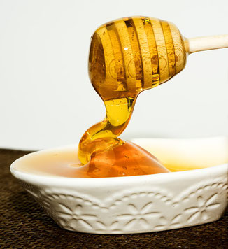 Apitherapie - Heilen durch Produkte aus dem Bienenstock - Honigmassage