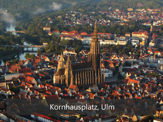 Kornhausplatz Ulm - Loop Sitzkreis in orange