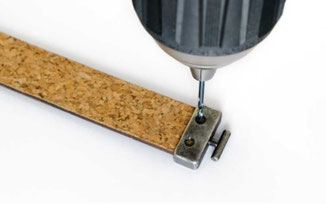 Armband aus Holz kürzen - Löcher vorbohren