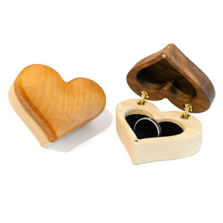 Ringschatulle "kleines Herz" aus Kirsche oder Nuss zum Aufklappen für 1 Ring