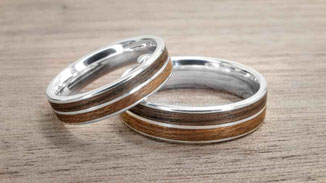 Eheringe Silber & Holz mit Mittelsteg