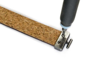 Armband aus Holz - Verschluß anschrauben