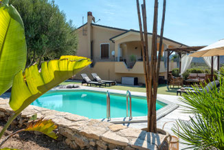 villetta con piscina