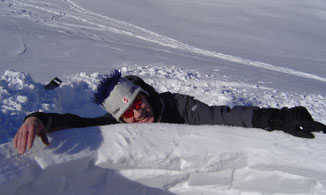 Schneeschuh, Schneeschuhtour, Iglu, Iglubau, Igluübernachtung, Winterprogramm, Schneeabenteuer, Skiausflug, Winterspaß, Igludorf,