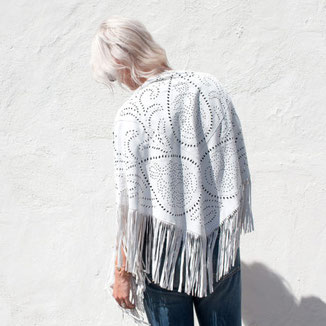 WHITE LEATHER SUEDE SHAWL WITH FRINGES