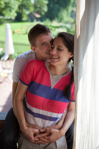 Paarportraits in Unterfranken - Engagement Shooting im Grünen