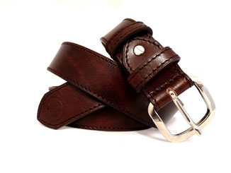 ceinture large en vrai cuir marron fabrication artisanale française dans un  atelier de maroquinerie petite série