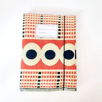 Housse carnet de santé wax marron              25€