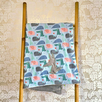 Couverture grise bebe crocodile