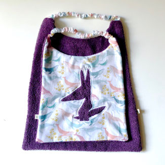 Bavoir violet baleine