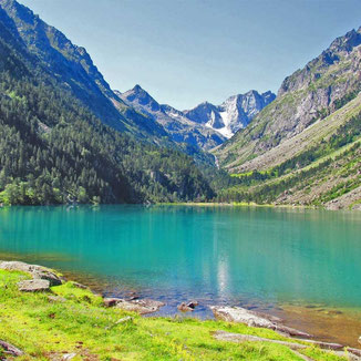 Lac de Gaube - L'Enclave Insolite