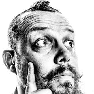 Portrait noir et blanc réalisé lors d'une séance photo de  studio