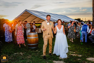 Cette photo représente un couple lors de leur mariage à la compagnie des campagnes à Labastide Saint Pierre dans le Tarn et Garonne au Château Saint-Louis