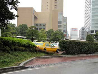 桜木町駅前のみなとみらいクロスゲートビル