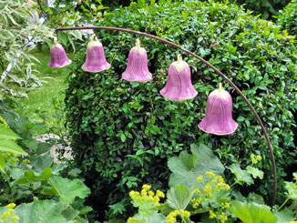 Gartendeko aus Metall und Keramik