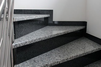 Granit Treppe gewendelt
