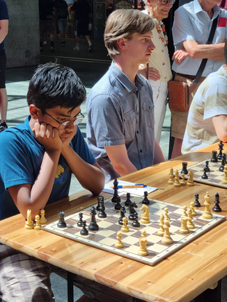 SGL-Jungstar Kailash Madhavan (links) überlistete den Meister mit einer raffinierten Falle