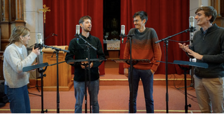Little Byrds en train d'enregistrer leur CD dans l'église de Comblain.