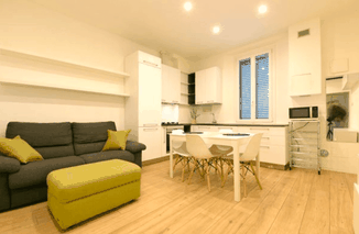 interno di una casa salotto