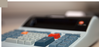 Rechenmaschine auf dem Schreibtisch in der Kanzlei in Bruchhausen-Vilsen