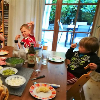 Wirtshausstimmung beim Abendessen