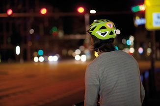 Foto: Abus / Rundum-Sichtbarkeit am Fahrradhelm