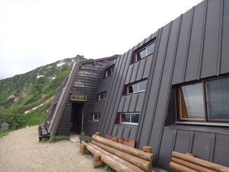 針ノ木小屋には親切な小屋番さんがおられます