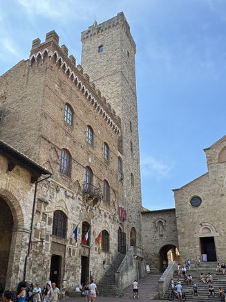  Palazzo Comunale mit dem höchsten Turm 