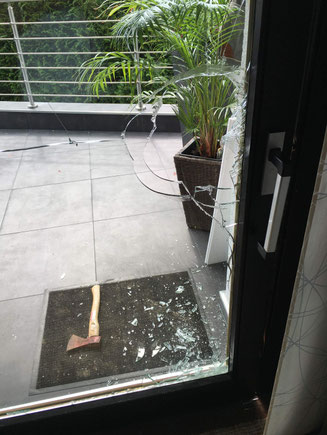 Versuchtes Hindurchgreifen
