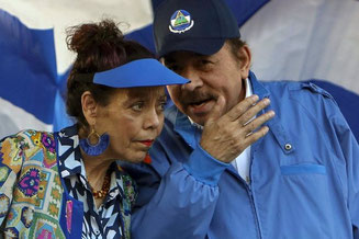 Daniel Ortega og hans kone vicepræsident Rosario Murillo Zambrana