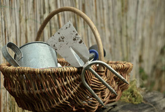 Blockhaus, Ferienhaus, Einfamilienhaus, Grundstück, Garten, Gartengeräte, Fahrräder, Outdoor-Küche, Gerätehäuser, Unterbringung von Gartengeräten, Unterbringung von Gartenmöbeln, Spielgeräte, Stauraumspender