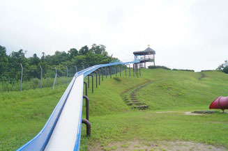 甲良町総合運動公園　滑り台