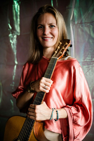 Sängerin Hochzeit Weingarten Südsteiermark Gitarre Gesang Salzburg Mondsee Fuschlsee Schloss Mirabell Trauung Taufe