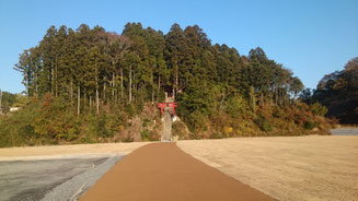 歌津・三嶋神社公園の参道と鳥居