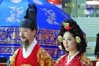 Traditional Korean couple