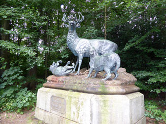 Bild: Skulptur der Hirsche