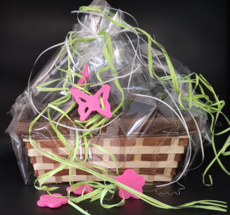 Geschenkkorb mit natürlichen Aromaprodukten in Bio-Qualität